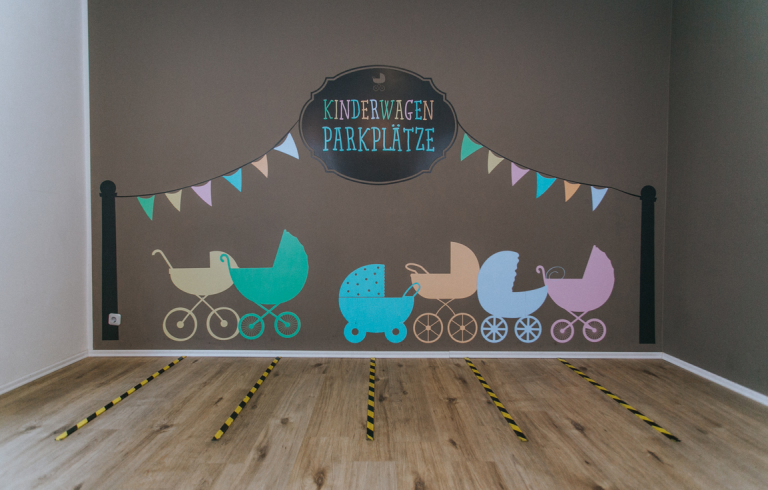 Halli Galli Kinderwagenparkplatz