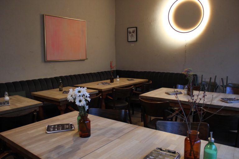 Café Bo Sülz Tische 1