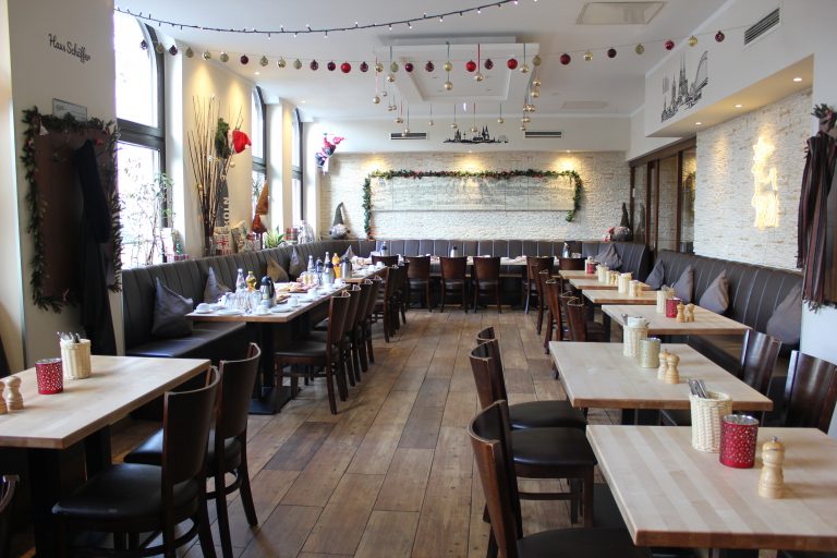 Haus Schäffer Tische 1