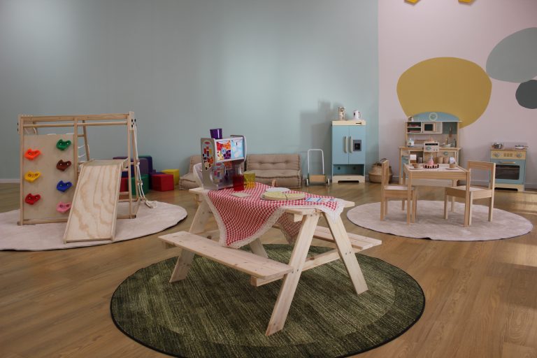 Little Rainbow World Raum 2