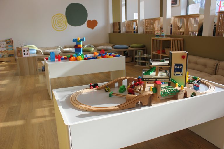 Little Rainbow World Raum 4